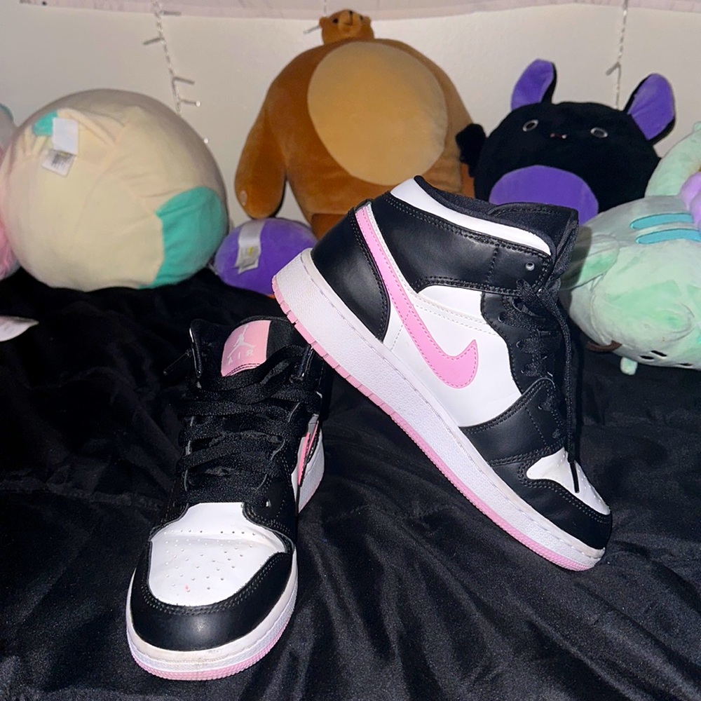 “WHITE LIGHT ARCTIC PINK” JORDAN 1